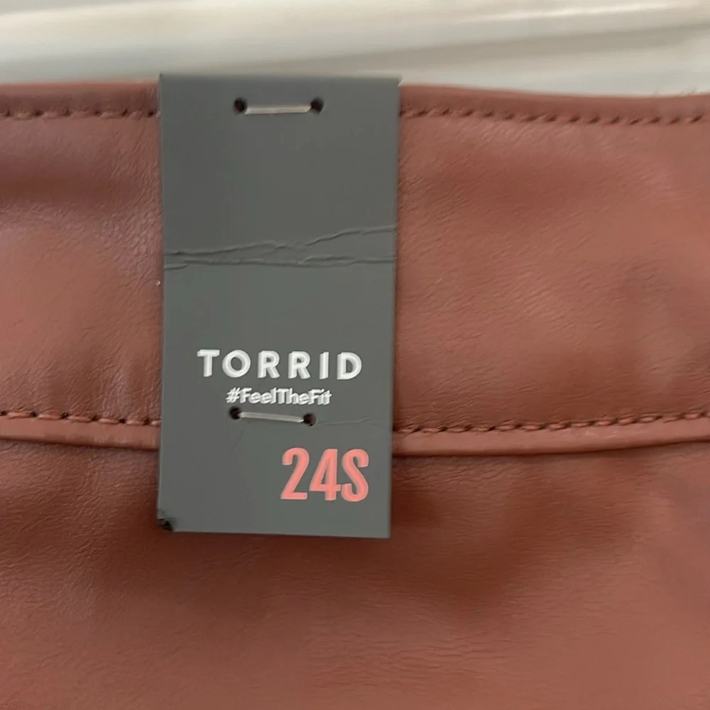 Torrid  Plus Size 24S Dress Pants Skinny Pants Root Beer Brown Faux Leather - Picture 5 of 10